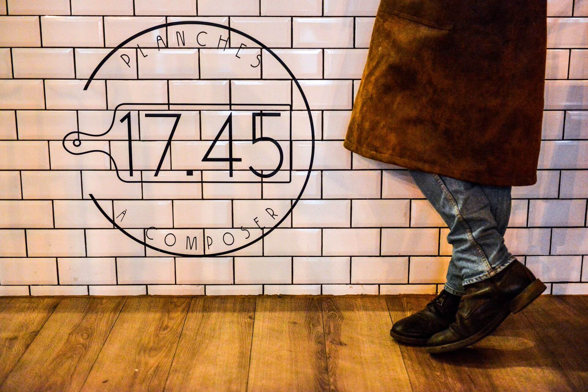Le comptoir du bar du 17.45 Batignolles